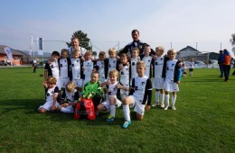 U9-Turnier – Platzvorbereitung für das große Derby